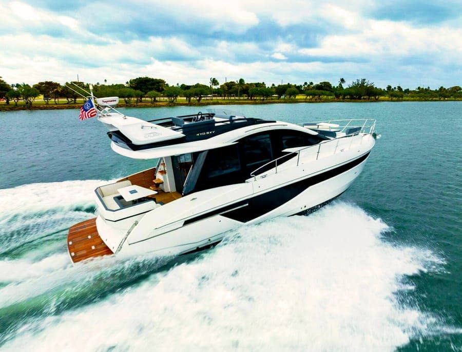 50FT Galeon Skydeck — PINK OCEAN Yachts fleet