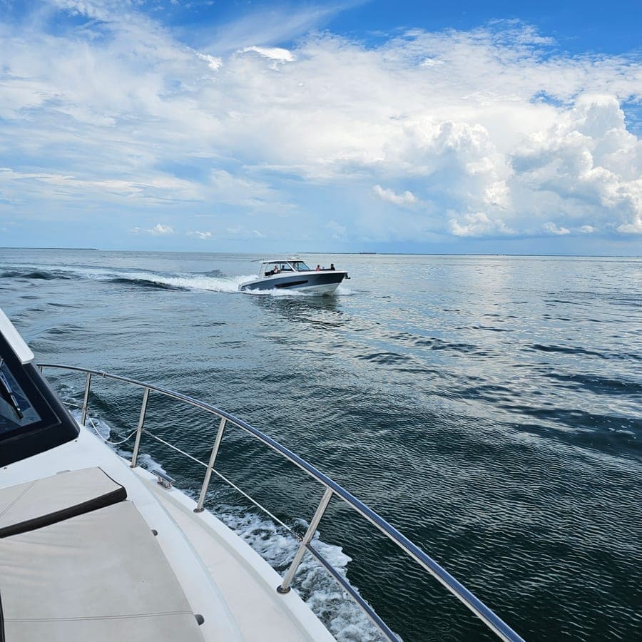 42FT Luxury Premium — PINK OCEAN Yachts fleet